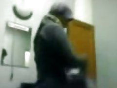 Indonesiska-hijab tjej stönar